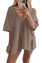High-waisted, slimming short-sleeved shirts and shorts