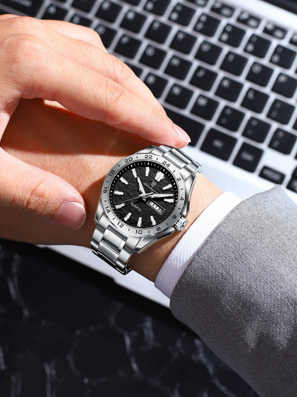 Men's Waterproof Quartz Watch with Dual Calendar