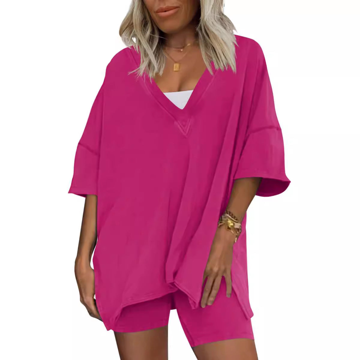 High-waisted, slimming short-sleeved shirts and shorts