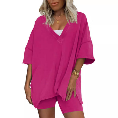 High-waisted, slimming short-sleeved shirts and shorts
