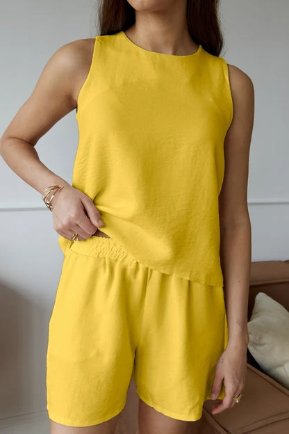 Casual vest and shorts