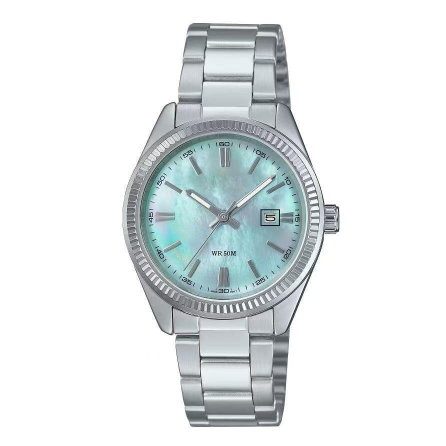 Minimalist Quartz Watch with Calendar