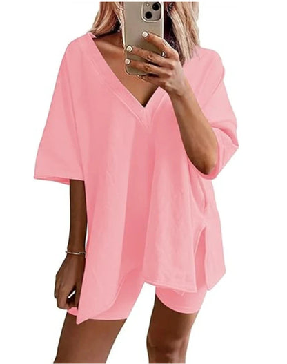 High-waisted, slimming short-sleeved shirts and shorts