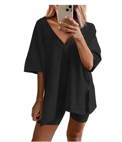 High-waisted, slimming short-sleeved shirts and shorts