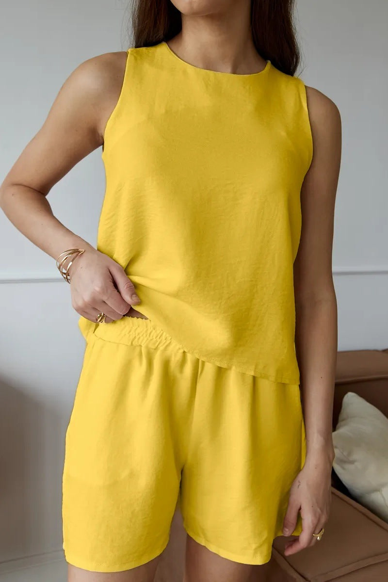 Casual vest and shorts