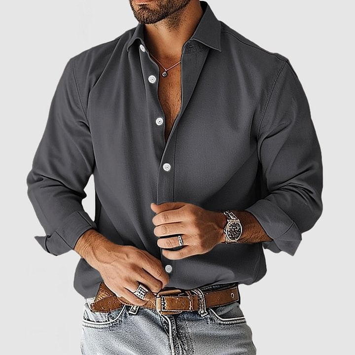 Casual, versatile, notched-collar, button-up solid-color men's top