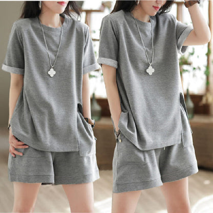 Casual shorts and retro short-sleeved shirts