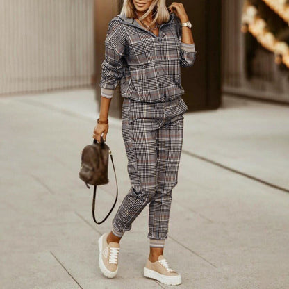 Printed long-sleeved shirts and trousers