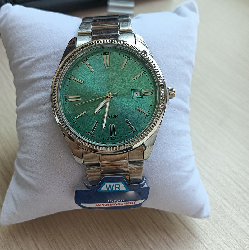 Minimalist Quartz Watch with Calendar