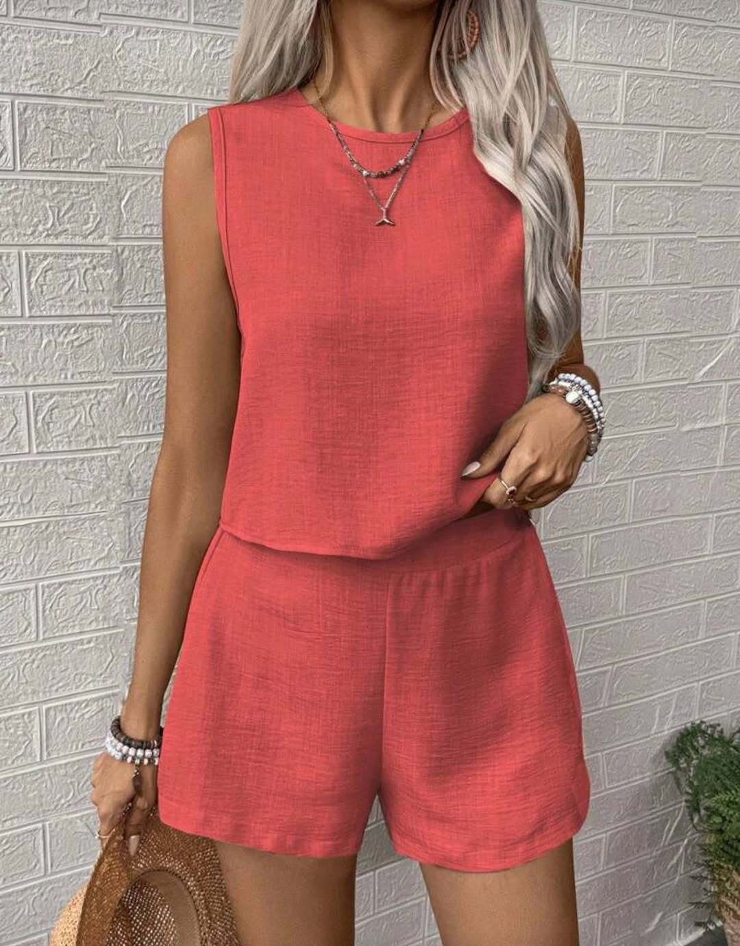 Casual vest and shorts